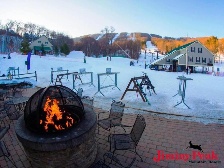 Gorgeous New Zen Suite Sleeps 4-Ski On Off Jiminy Hancock Extérieur photo